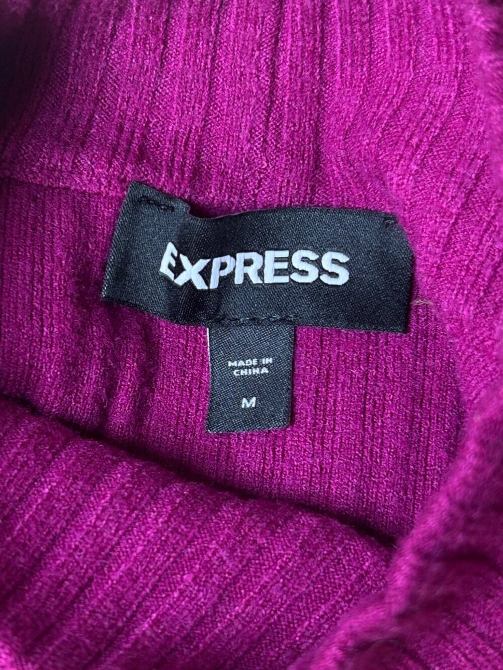 EXPRESS Mock Neck Sweater Tank Top Sz M Magenta Pink Purple Rib Knit Rayon Blend - Picture 3 of 4
